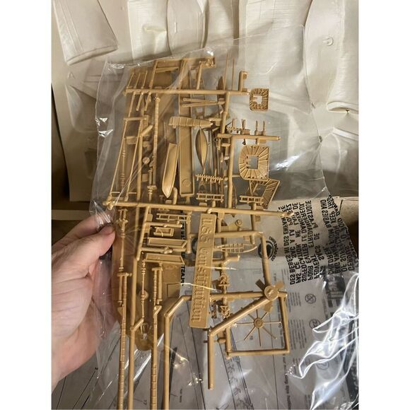 U.S.S. Constitution "Old Ironsides" Model Kit By Revell 85-5404  New Open Box - Picture 10 of 10